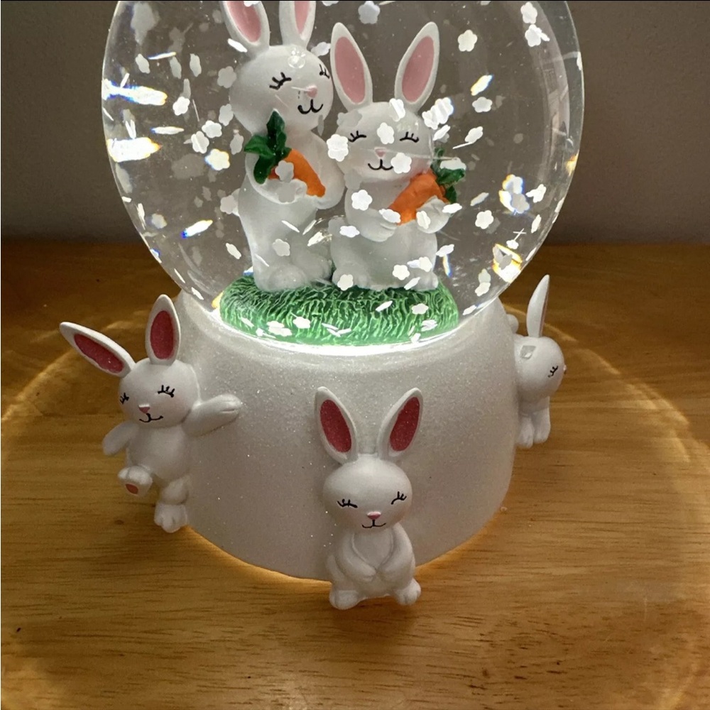 Bath & Body Works Easter Bunny 3 Wick Light Up Water Globe Candle Pedestal 8.5" - Picture 5 of 13